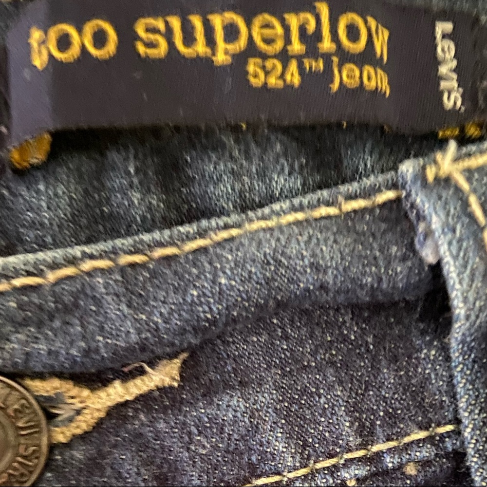 Levi’s Jeans . Low rise .